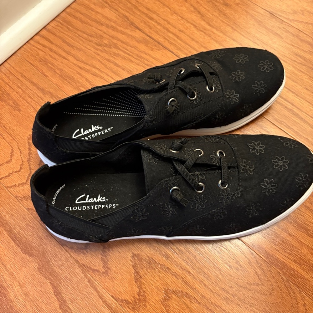 Clarks Cloudsteppers Breeze Ave slip-on sneakers